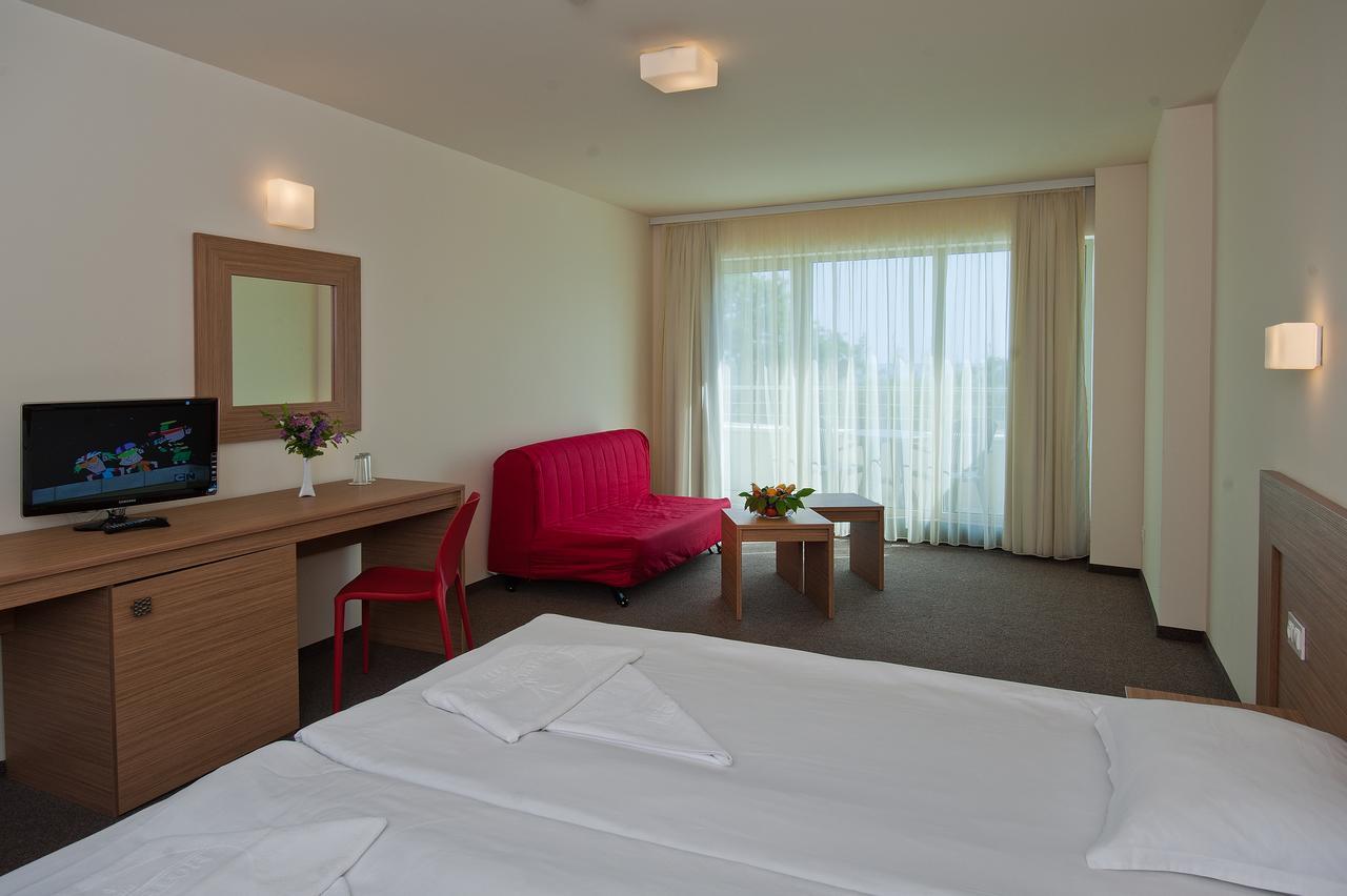 Jeravi Club Hotel Primorsko Dış mekan fotoğraf